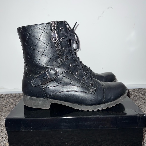 GUESS Factory ggbrittian styled Boots Black - Picture 2 of 4